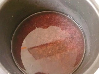 紫米面包,紫米提前洗净，清水浸泡6小时