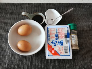 豆腐鸡蛋羹,食材准备好