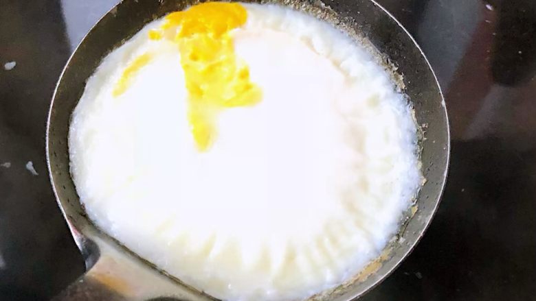 #冬日暖心菜#菠菜鸡蛋面,鸡蛋焖熟这个鸡蛋颜值有一点点不凡