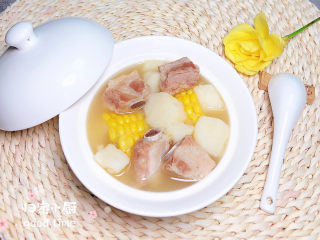 山药玉米排骨汤,一锅清淡鲜美的玉米山药排骨汤就上桌了！