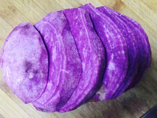 椰蓉紫薯条,切片