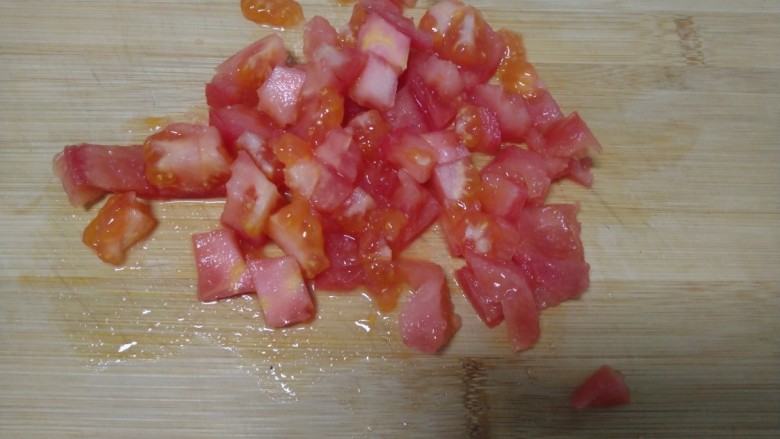 玉米面、西红柿、白菜、鸡蛋饼,<a style='color:red;display:inline-block;' href='/shicai/ 3551'>西红柿</a>切碎