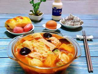 #冬日暖心菜#番茄金针菇汤,好诱人的丰盛早餐哦心情也是美美哒