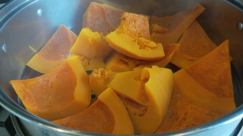 红枣红糖馒头,蒸熟的南瓜比红薯还甜。