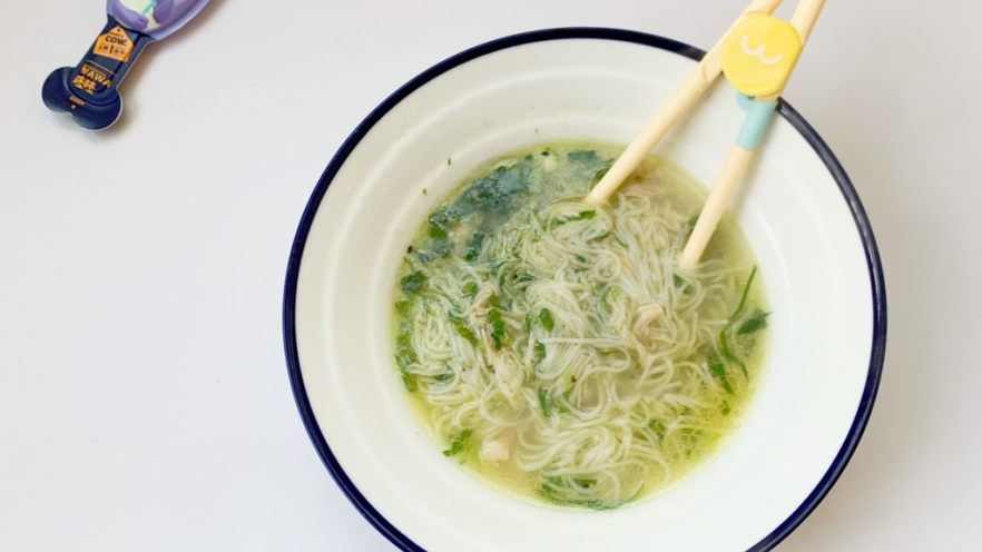 一周以上宝宝辅食：鸡丝青菜面