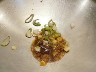 猪肝菠菜汤,翻炒