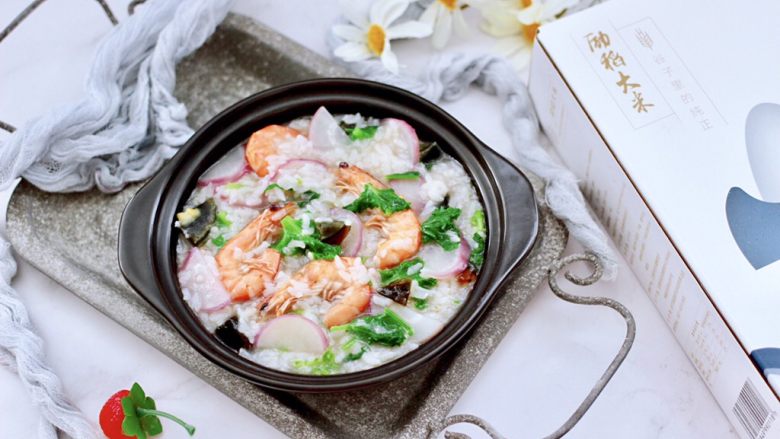 海虾皮蛋萝卜粥,鲜甜香糯，每次煮一锅上桌就秒光。