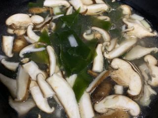 韩国海带汤,煮开