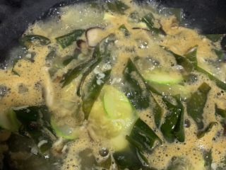 韩国海带汤,煮熟