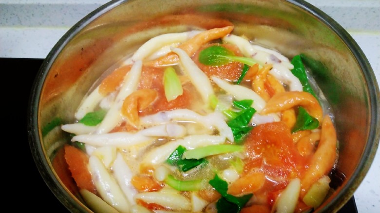 冬至美食+三种口味的面鱼汤,搅拌均匀
