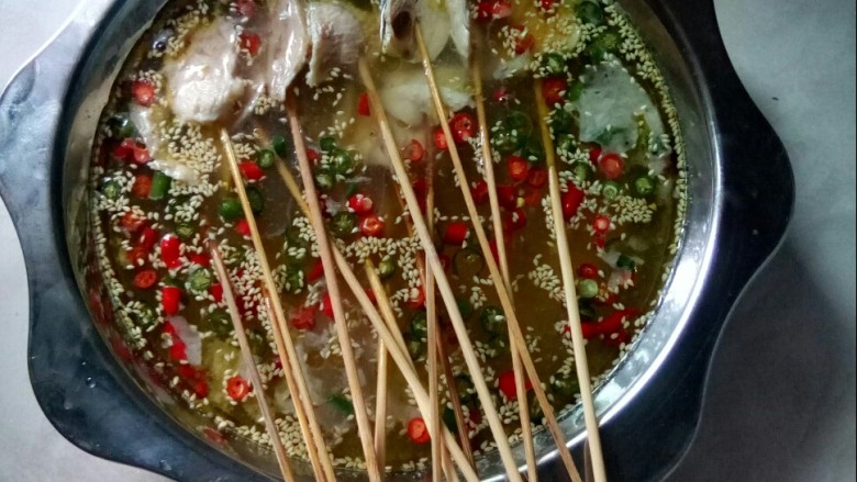 冬至美食   藤椒钵钵鸡,浸泡最少半小时。