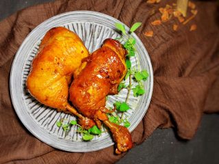 电饭煲焖鸡,香喷喷热腾腾