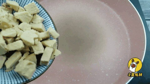 杂蔬鹅肝小饭团12个月宝贝生鲜【小鹿优鲜】, 锅内不放油，炒熟鹅肝，捞出备用。