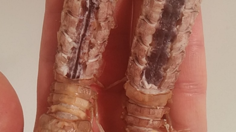 水煮皮皮虾,母皮皮虾个个有籽，不过也是在特定的季节。