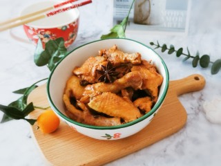 电饭煲焖鸡,出锅装盘  很美味