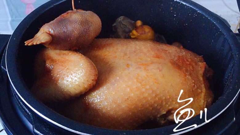 电饭煲焖鸡,煮一个蒸饭程序，翻面再来一个蒸饭程序