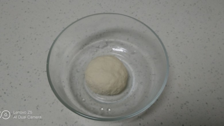 醋溜土豆丝卷饼,活成光滑的面团，醒面20分钟
