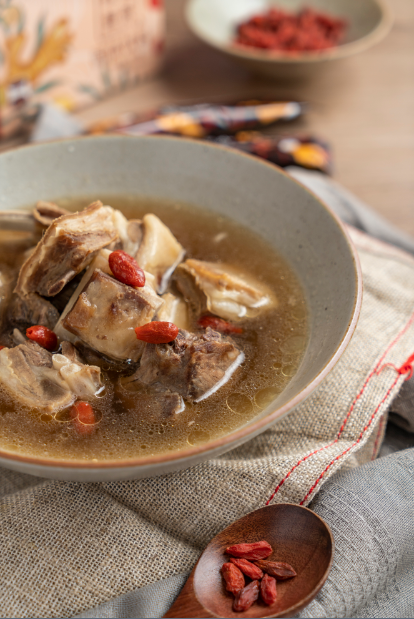 香暖姜枣羊排汤,香暖美味的羊排汤，你学会了吗？