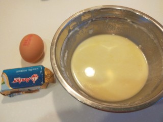 香脆蛋卷,主要食材面粉，牛奶，鸡蛋，黄油。