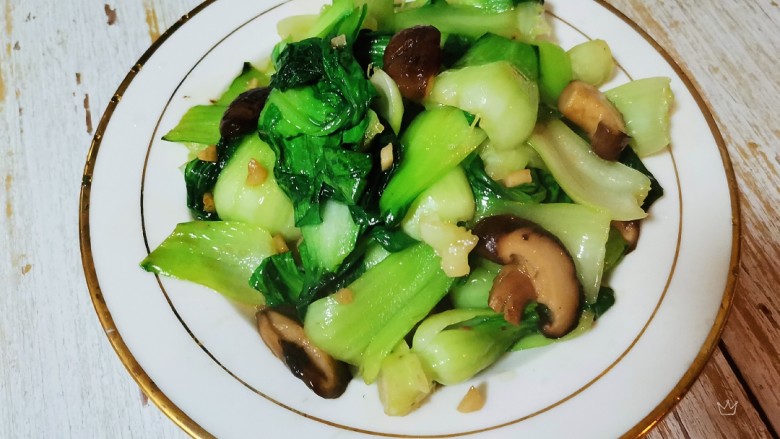青菜炒香菇,营养美味