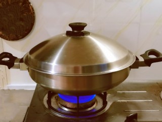 藕夹肉,水烧开后蒸25分钟