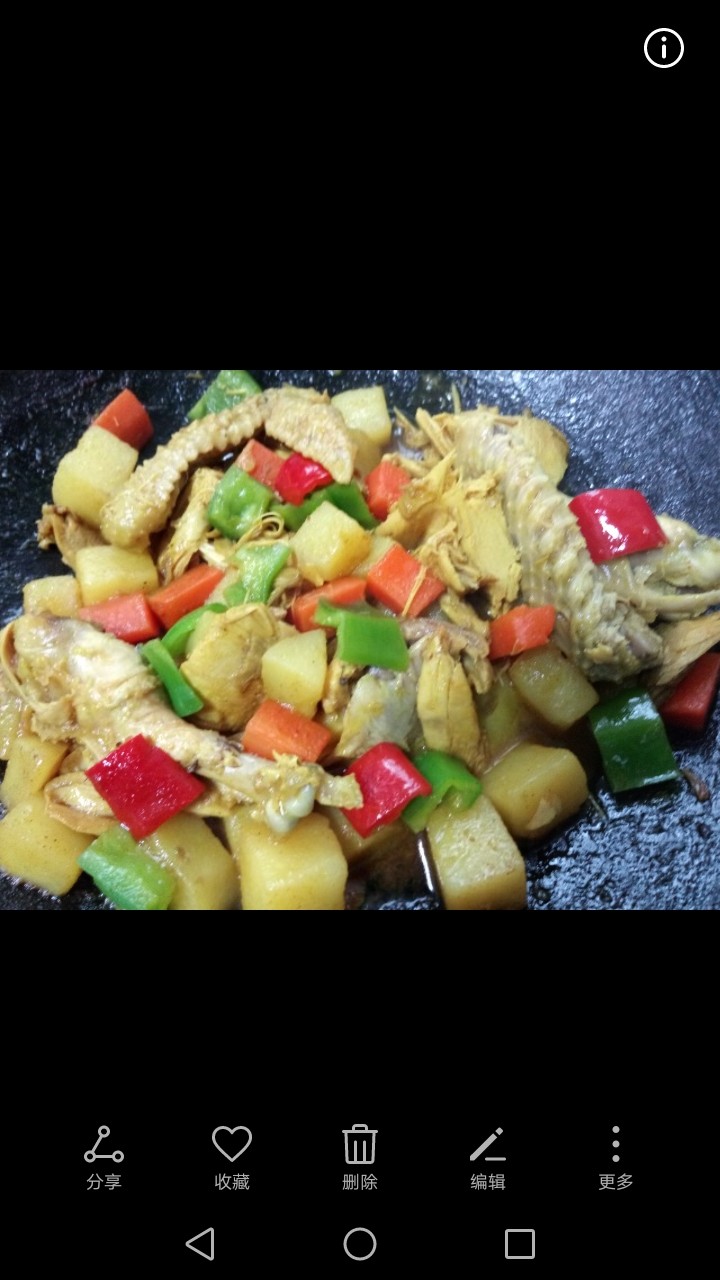 咖喱鸡肉土豆,青红椒炒至断生即可出锅