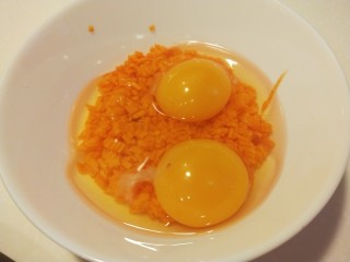 南瓜鸡蛋羹,加两颗鸡蛋。