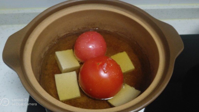 西红柿炖鸡腿、牛肉,放入<a style='color:red;display:inline-block;' href='/shicai/ 897'>啤酒</a>