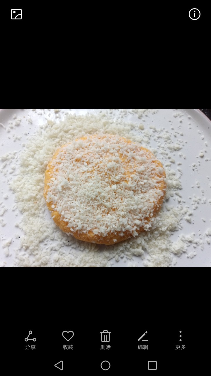 脆皮南瓜饼,正反两面裹上一层面包糠