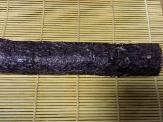 紫米寿司,卷起