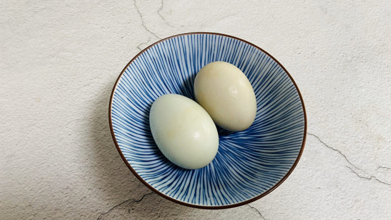 蛋黄焗玉米,两个咸鸭蛋