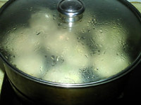 豆渣杂蔬蒸饼,水开锅后大火蒸15分钟左右