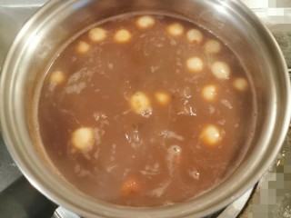 红豆汤圆,煮至汤圆漂浮起来  已经熟了