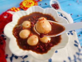 红豆汤圆,糯糯唧唧的特别好吃