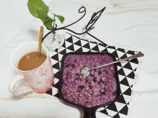 紫薯燕麦粥,早晨再配上一杯咖啡☕