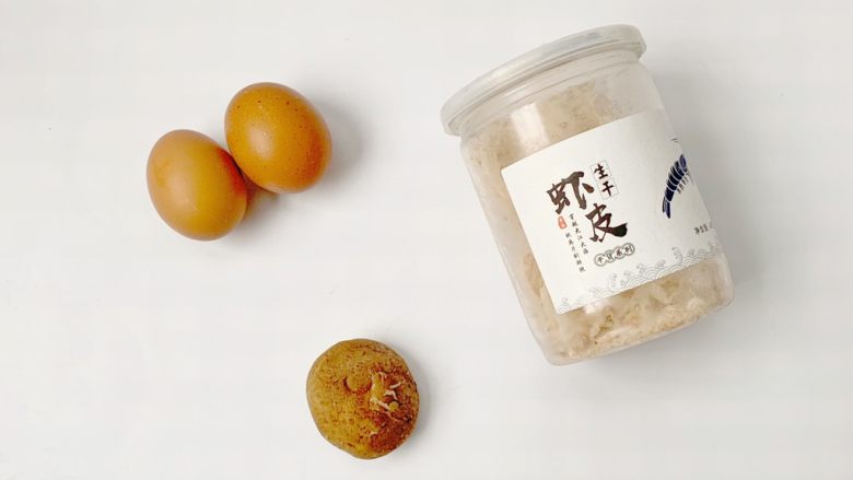 宝宝辅食：香菇虾皮厚蛋烧,准备食材