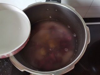 紫薯燕麦粥,加入多食材两倍的水