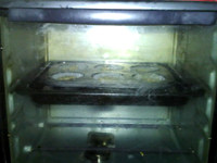 培根洋葱咸马芬,放入预热185度的烤箱，中层，上下火，烤约30分钟