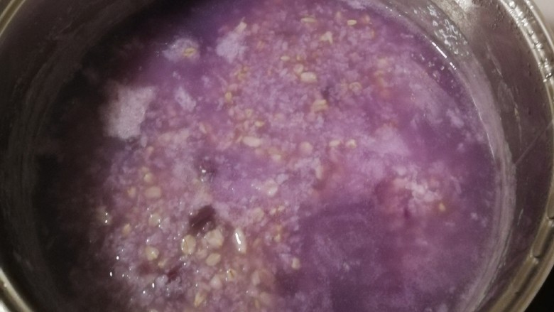 紫薯燕麦粥,大约20分钟左右 已经接近我想要的效果 