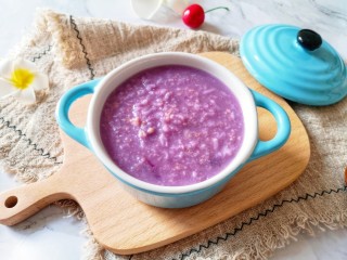 紫薯燕麦粥,不用配菜都好吃。