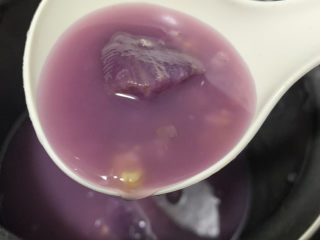 紫薯燕麦粥,第二天早上，打开电饭煲即可；