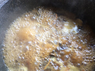 香菇焖鸡腿,煮15分钟