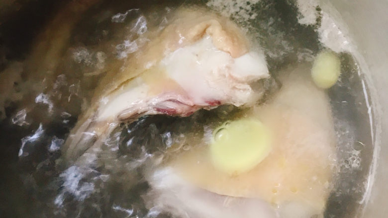 白果炖鸡,煮3—5分钟