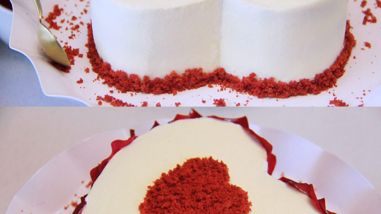 自带情话的红丝绒奶油蛋糕,13、 用一个心形饼干模具对准位置放在蛋糕的中间，在心里面铺满红丝绒蛋糕粒后取掉模具；然后在托盘上用红丝绒蛋糕碎粒围一圈，最后用消毒好的玫瑰花瓣围着蛋糕侧面贴一圈，漂亮的红丝绒玫瑰奶油蛋糕就做好了。
