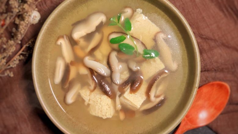 香菇豆腐汤,凉凉