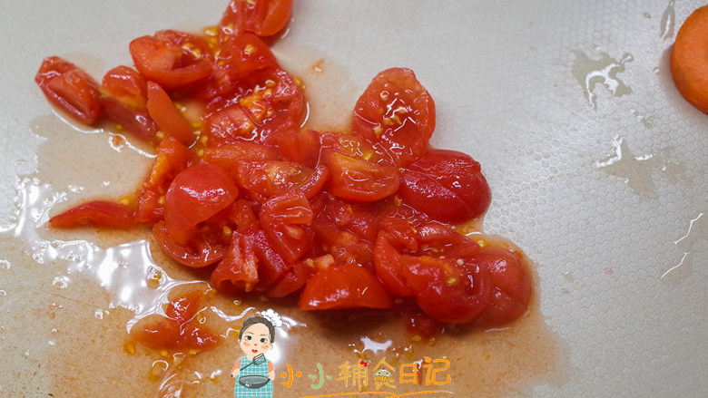 8个月以上番茄肉泥粒粒面,切碎以后备用