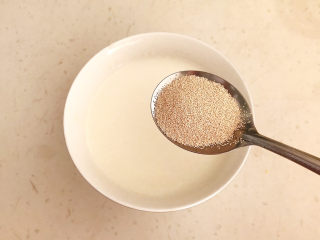 小米发糕,加入酵母粉