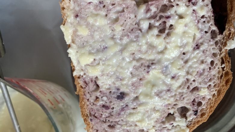 紫薯奶酪包,抹奶酪酱