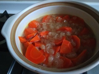 小米红薯粥,一起煮软。