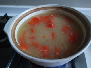 小米红薯粥,水少在加入开水。